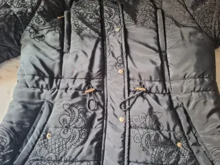 Plumas negro con bordados