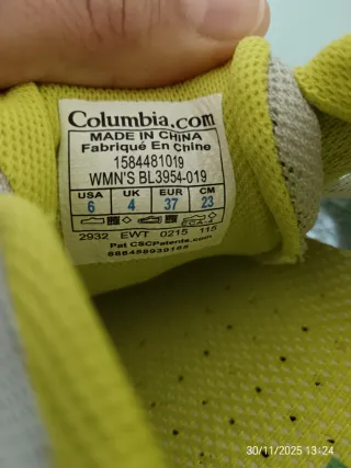 Scarpe da ginnastica grigie e verdi taglia 37