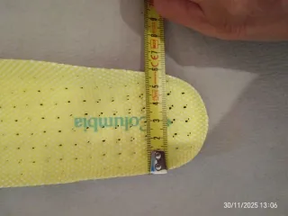 Scarpe da ginnastica grigie e verdi taglia 37