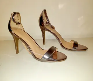 Sandalias tacón color oro rosa, talla 39 Nuevas