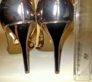 Sandalias tacón color oro rosa, talla 39 Nuevas