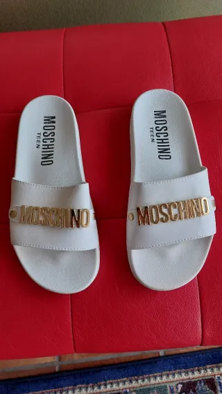 Ciabatte Moschino Bianche con Logo Oro