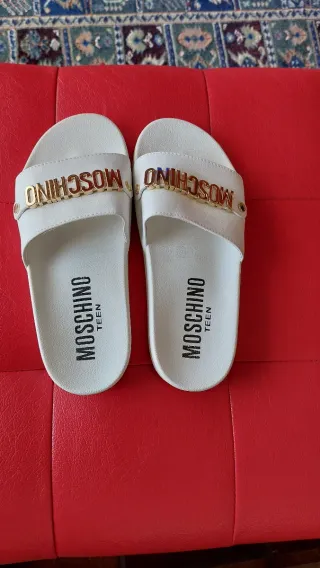 Ciabatte Moschino Bianche con Logo Oro