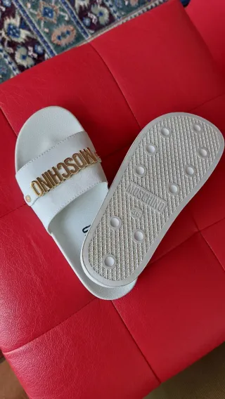 Ciabatte Moschino Bianche con Logo Oro