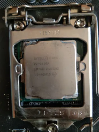 Procesador Intel i5-9400F