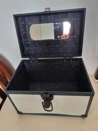 Maletín cosmética/joyero con espejo.