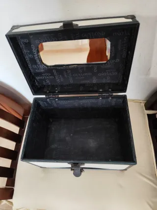 Maletín cosmética/joyero con espejo.