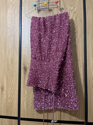 Vestido lentejuelas rosa con escote por un lado