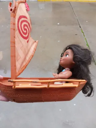 Muñeca Vaiana con Barco