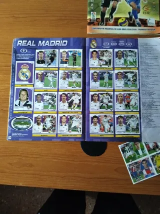 Pack 4 álbumes La Liga y 8 cromos