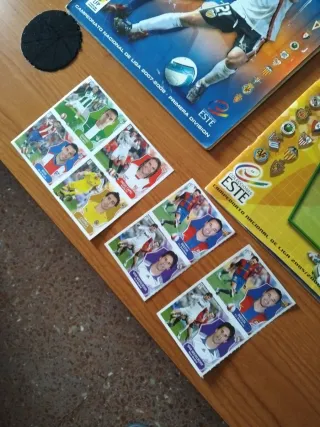 Pack 4 álbumes La Liga y 8 cromos
