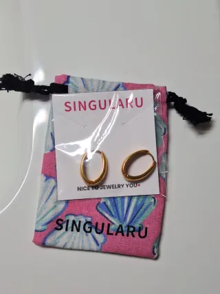 Pendientes dorados ovalados Singularu