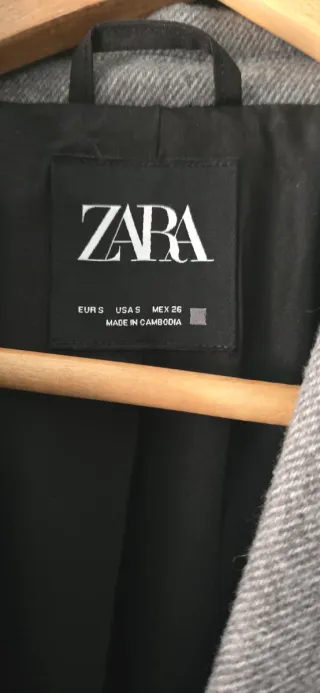 Abrigo gris Zara