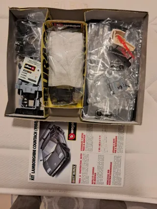 Maqueta Lamborghini Countach 5000 1988 Burago