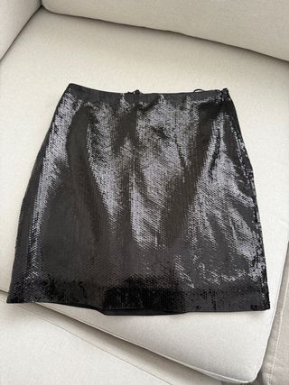 Falda corta lentejuelas negra