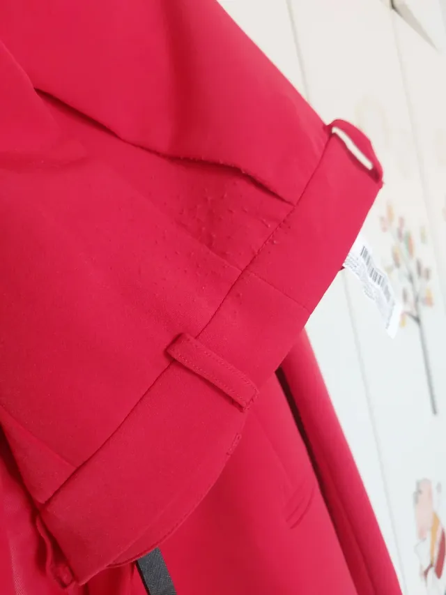 Traje Rojo Stradivarius Talla S  pantalón pitillo!