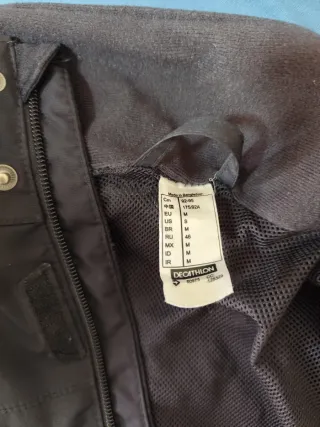 Chubasquero Quechua negro