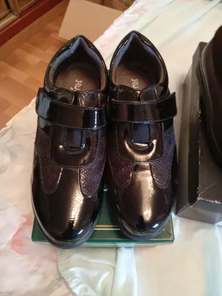 Zapatos negros charol y ante