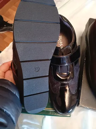 Zapatos negros charol y ante