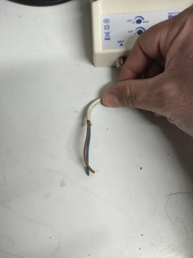 Amplificatore Antenna Interna SATELLITE ROVER