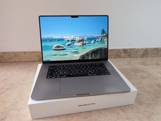 MacBook Pro M1 Max, 64GB RAM, 1TB SSD, 16 Pulgadas