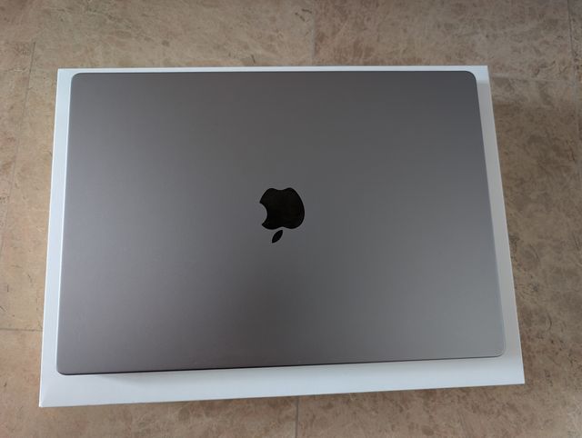 MacBook Pro M1 Max, 64GB RAM, 1TB SSD, 16 Pulgadas
