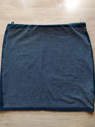 Minifalda negra con tachuelas plateadas Blanco