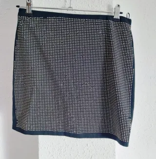 Minifalda negra con tachuelas plateadas Blanco