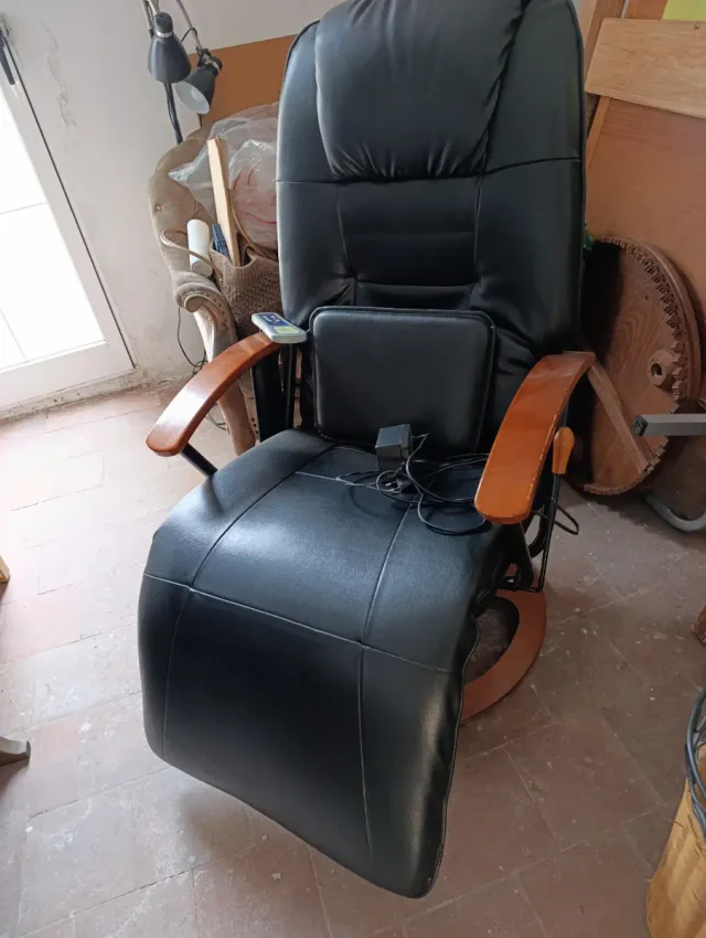 Poltrona relax in pelle e legno