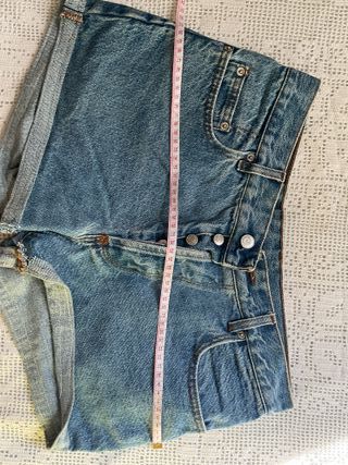 PaPantalones vaqueros negros rotos y vaqueros h&m