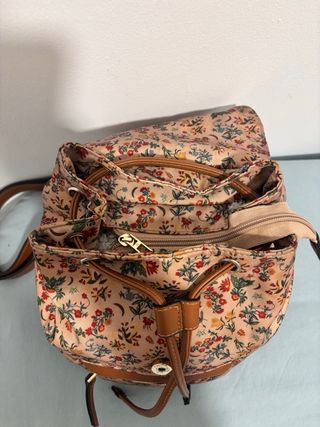 Mochila floral beige y multicolor
