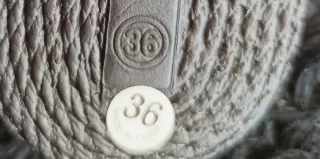 Sandalias negras nuevas