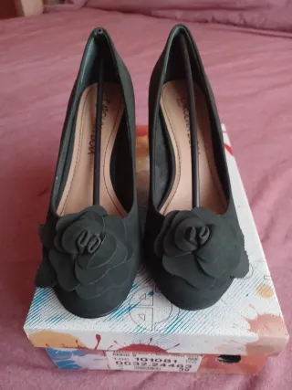 Zapatos CAROLINA BOIX verde talla 39