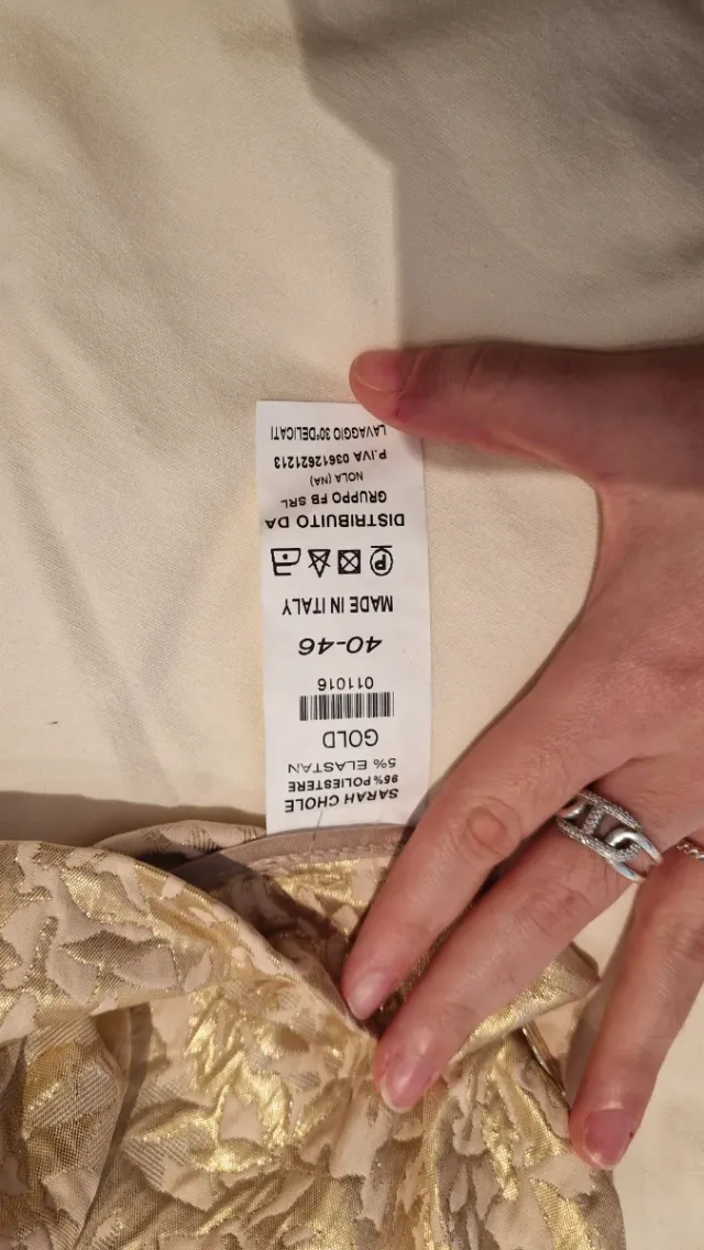 Falda dorada con estampado floral