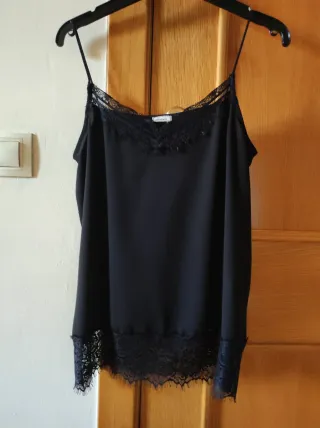 Blusa tirantes negra encaje Pinkie