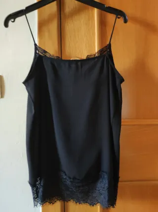 Blusa tirantes negra encaje Pinkie