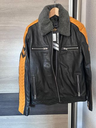 Chaqueta Cuero Jack1t Negra y Amarilla
