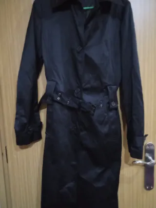 Gabardina negra talla S
