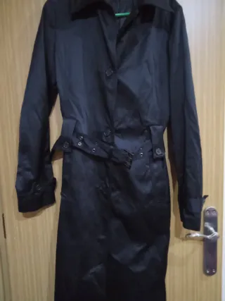 Gabardina negra talla S