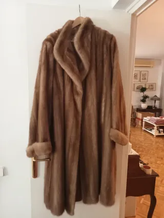 Abrigo largo tipo visón