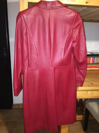Abrigo de cuero rojo talla S