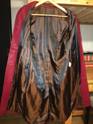 Abrigo de cuero rojo talla S