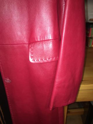Abrigo de cuero rojo talla S