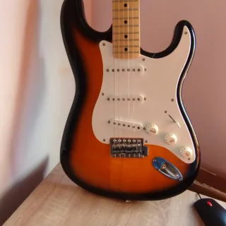 Guitarra Fender Squier Eléctrica Sunburst
