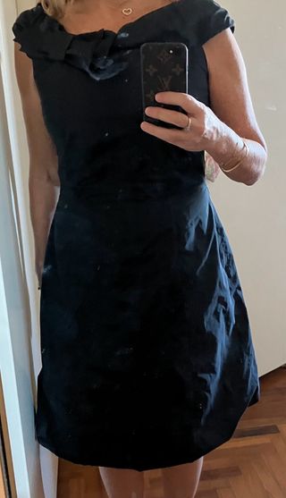 Abito nero scollo a barca