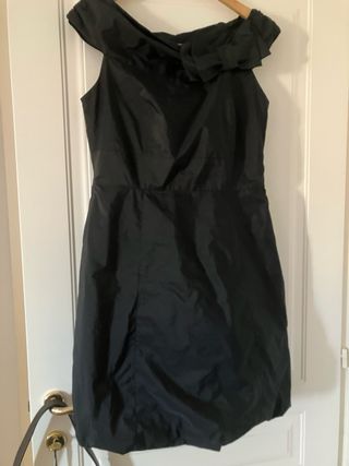 Abito nero scollo a barca