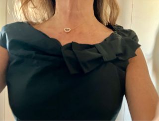 Abito nero scollo a barca