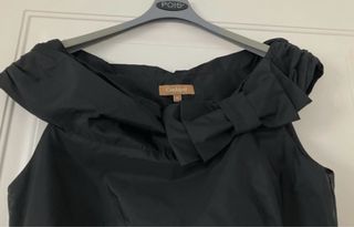 Abito nero scollo a barca