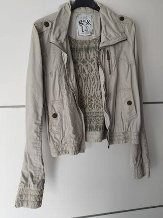 Chaqueta Bershka Beige