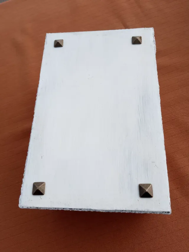 Scatola decorativa in legno. Decoupage.